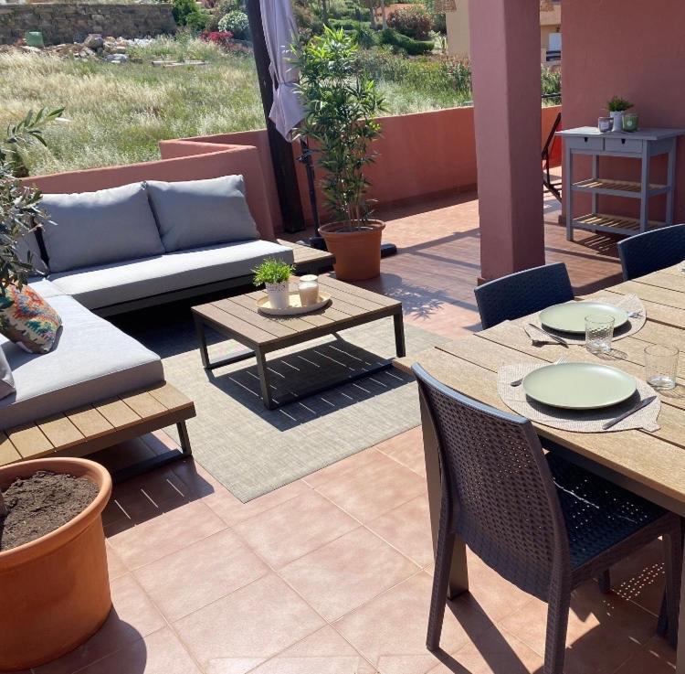 Penthouse Majestic Costa Golf Casares Lägenhet Exteriör bild